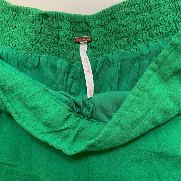 Free people green flowy shorts with scallop trim size s - Picture 3 of 5